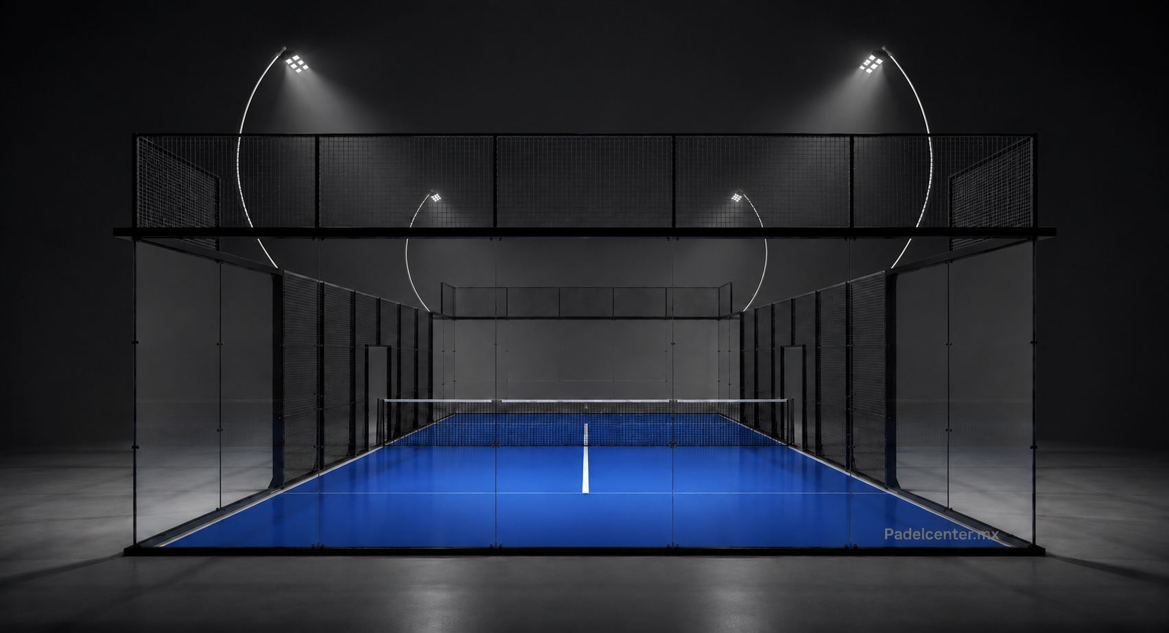 Club de pádel completo en Guadalajara — vista aérea diurna con varias canchas y estacionamiento